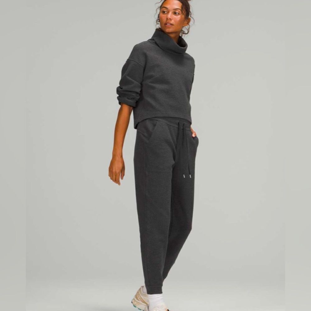 Lululemon Ribbed High-Rise Jogger 25" *7/8 Length
Heathered Black- Size 4